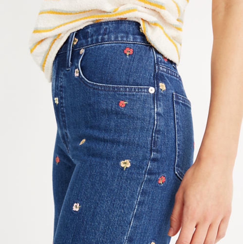 Madewell
Wide-Leg Crop Jeans: Confetti Floral